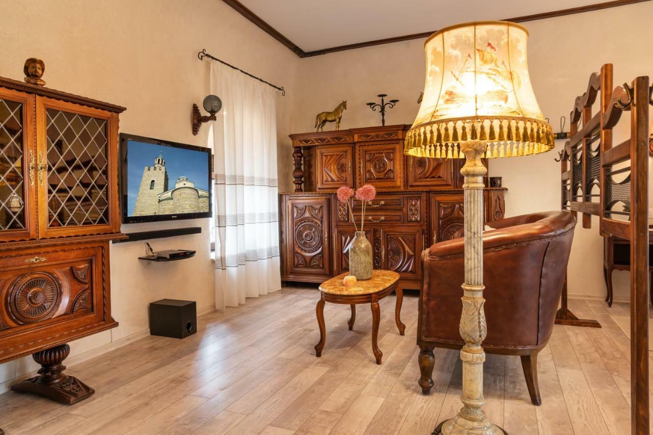 Historic Apartment In The Heart Of The City Veliko Tarnovo Luaran gambar