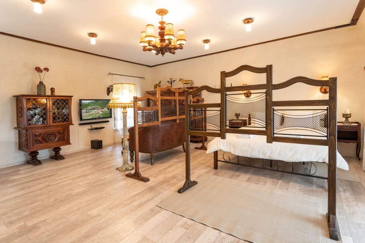 Historic Apartment In The Heart Of The City Veliko Tarnovo Luaran gambar