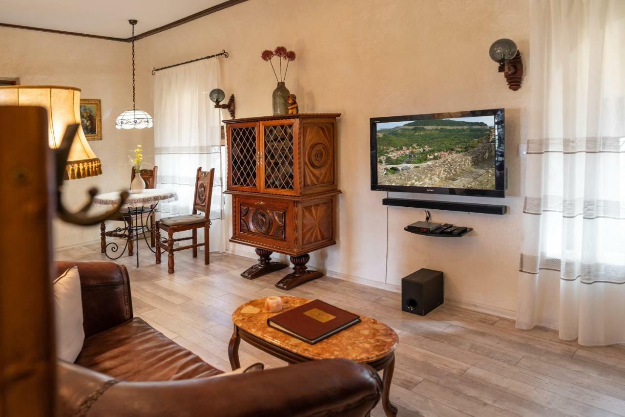 Historic Apartment In The Heart Of The City Veliko Tarnovo Luaran gambar