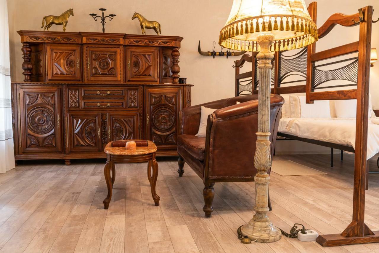 Historic Apartment In The Heart Of The City Veliko Tarnovo Luaran gambar