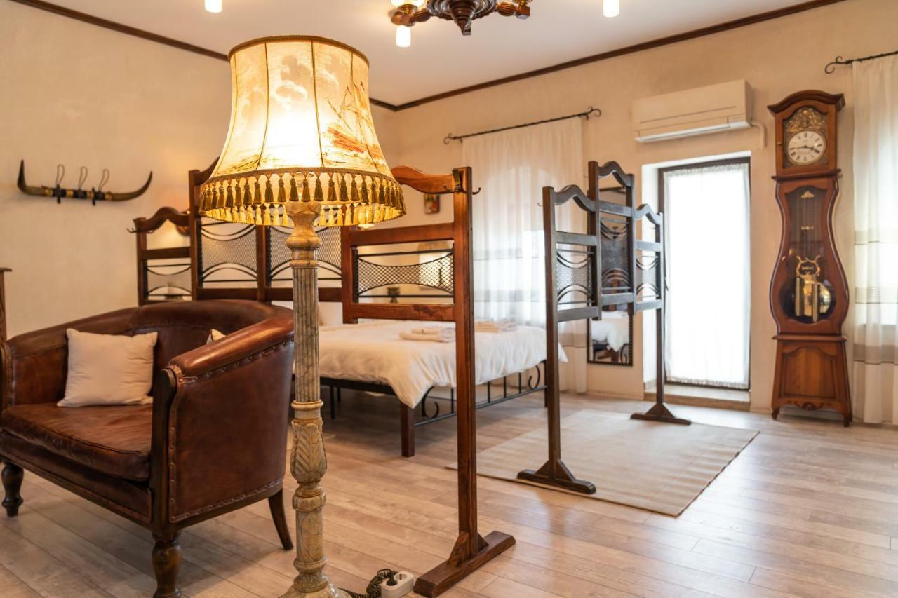 Historic Apartment In The Heart Of The City Veliko Tarnovo Luaran gambar